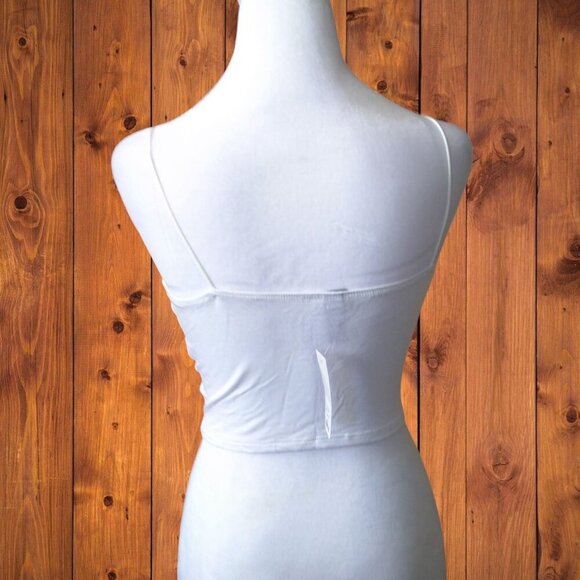 Francesca's Alya Women's XS White Spaghetti Strap Cropped Top Classic NEW - Picture 5 of 5